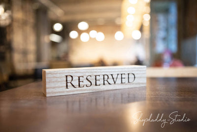 Reserviert-Schild aus Holz fur Restaurant