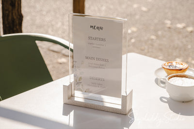 Weißes Holz/Acryl Tisch-Menüständer mit Logo